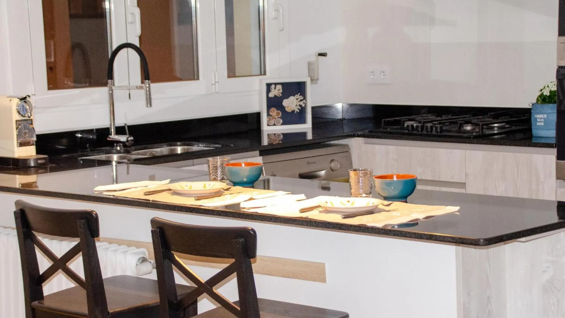 Narcis Monturiol - Apartamento Con Terraza Y Vistas A La Playa Del Port De Llanca. - Es-228-79 Spain