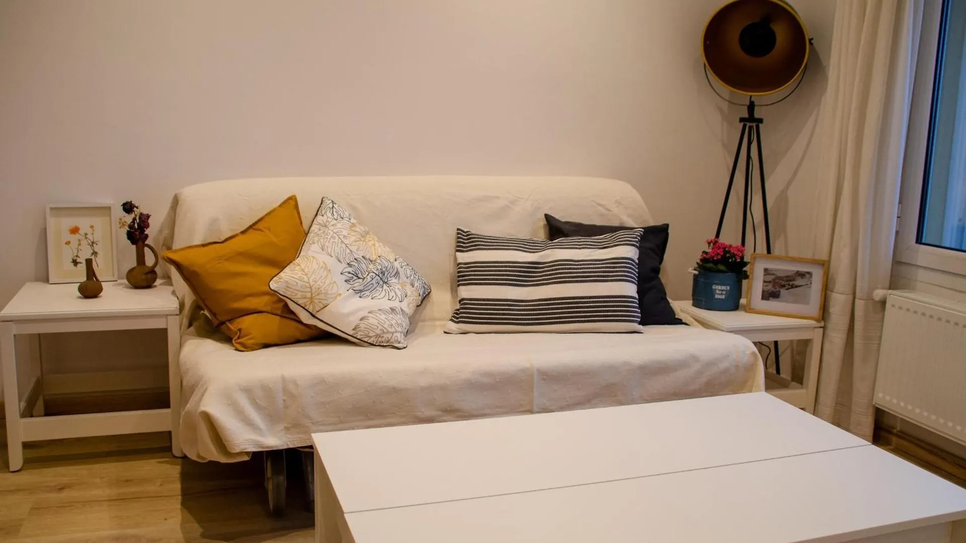 Apartment Narcis Monturiol - Apartamento Con Terraza Y Vistas A La Playa Del Port De Llanca. - Es-228-79 Spain