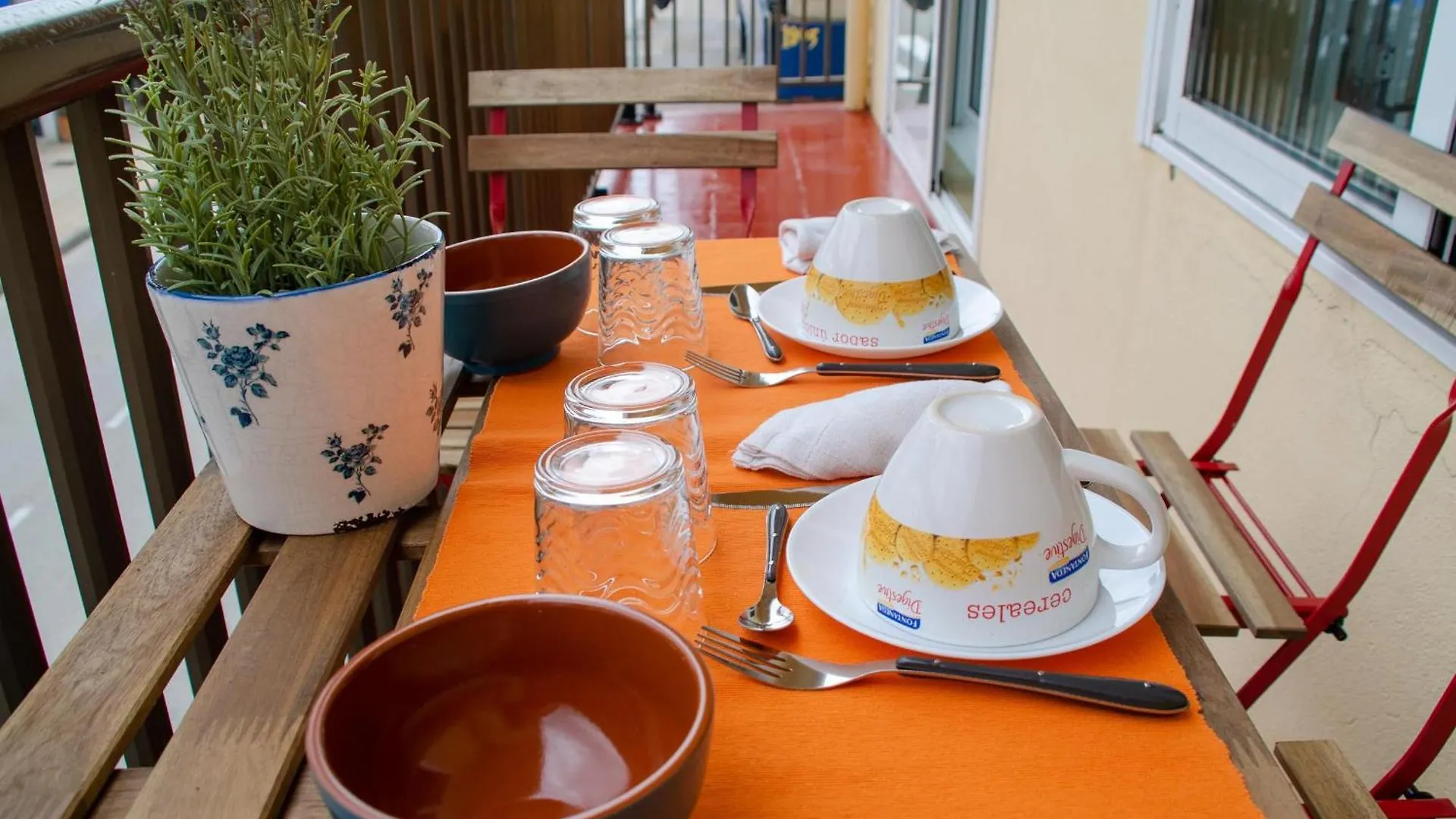 شقة Narcis Monturiol - Apartamento Con Terraza Y Vistas A La Playa Del Port De Llanca. - Es-228-79